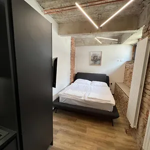 Industrial Lofts Centrum Apartment